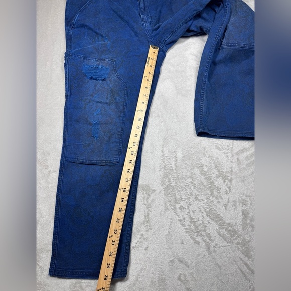 Anthropologie Pilcro The Wanderer Blue Black Floral Cargo Distressed Pants 31P - Picture 11 of 17